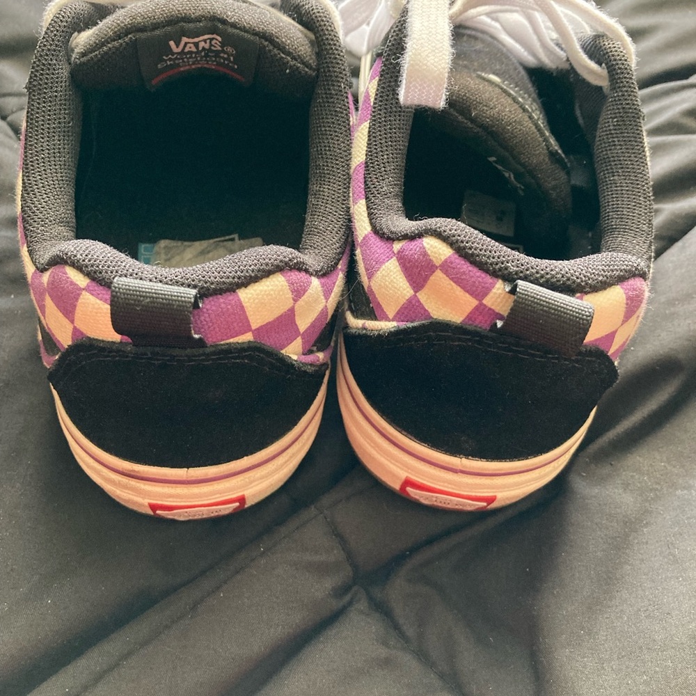 Vans - Picture 3 of 4